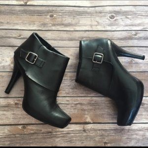 Kenneth Cole Reaction Women’s Turn Table boots blk